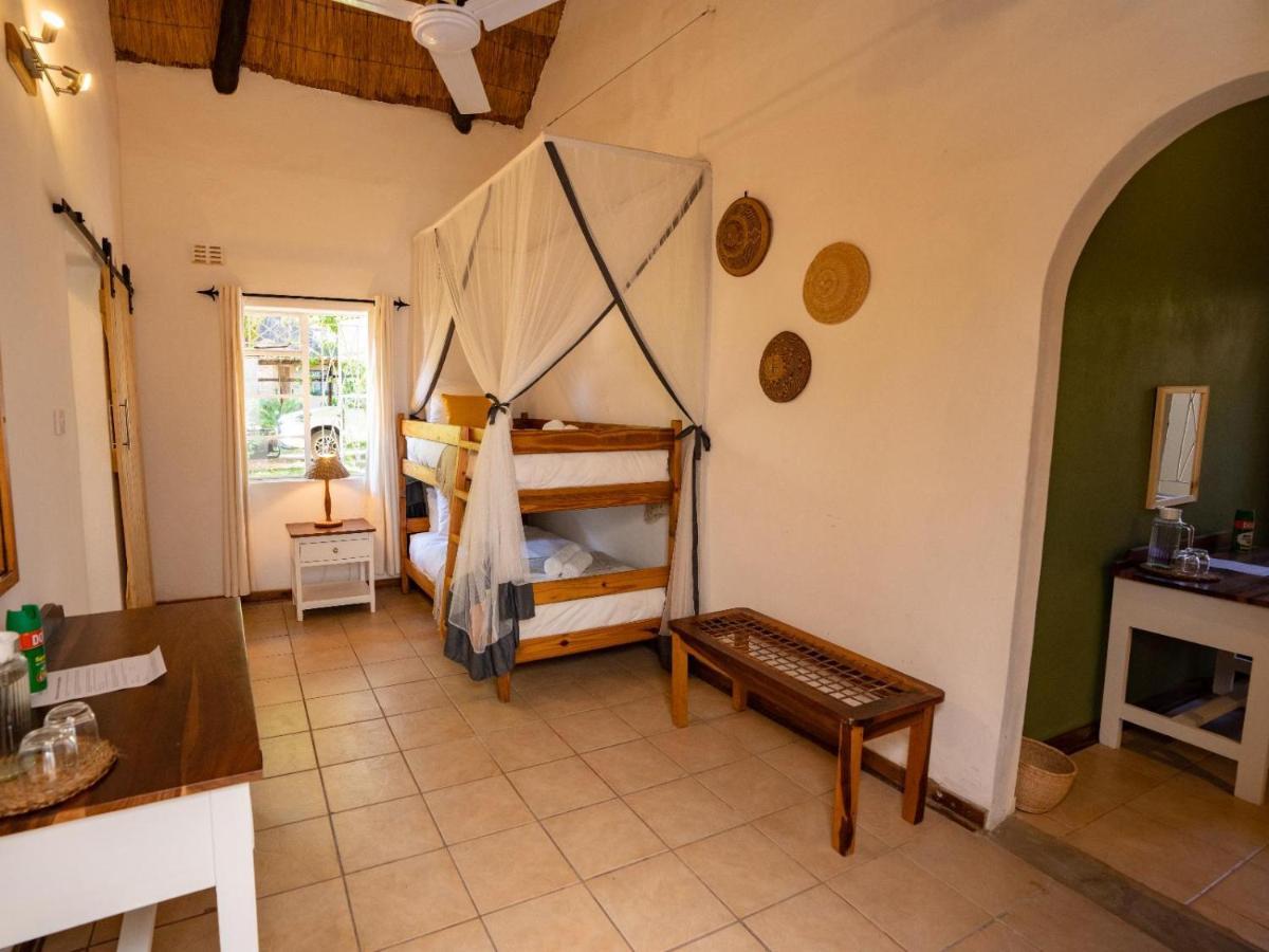 Drift Inn Victoria Falls Esterno foto