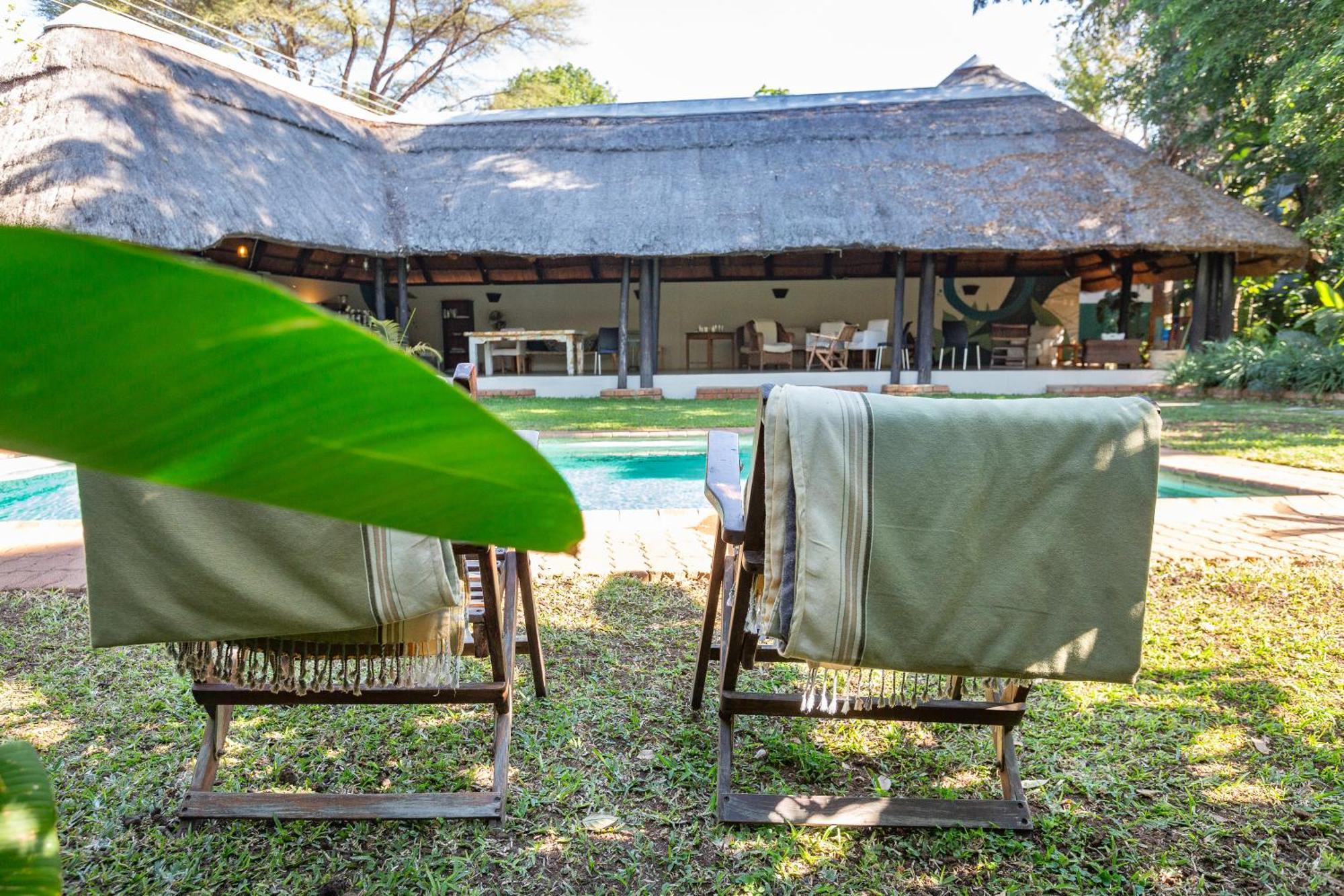 Drift Inn Victoria Falls Esterno foto